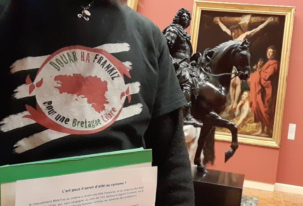 Tractage devant le musée des beaux-arts de Rennes