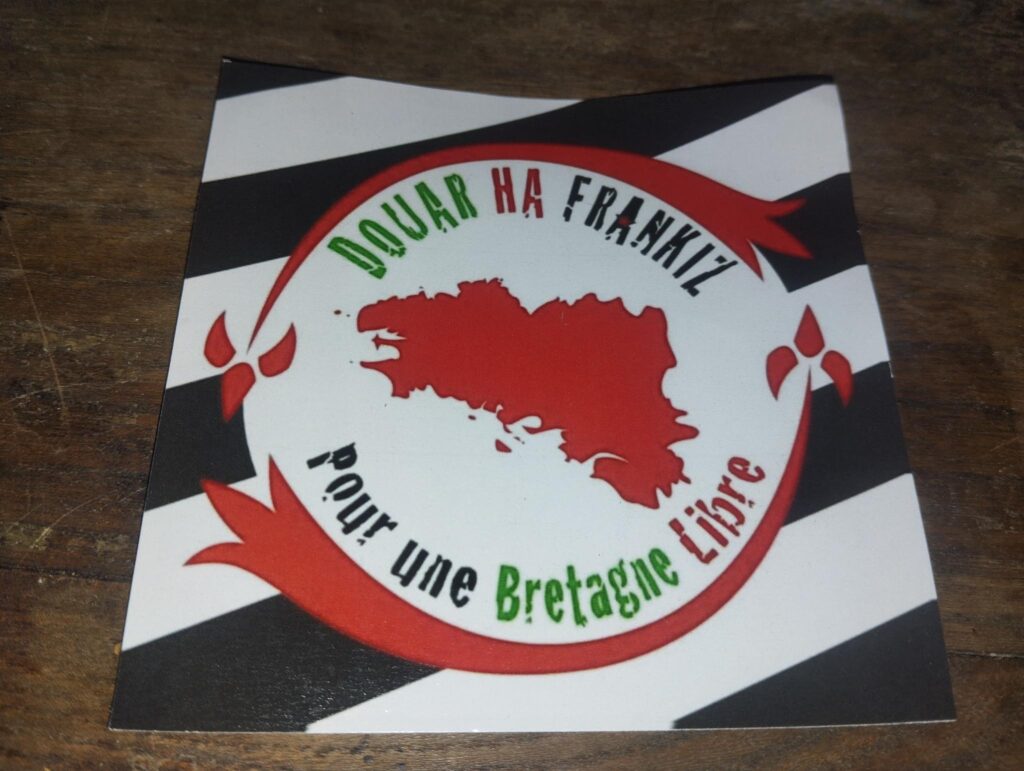 vente d'affiches et de stickers DHF. vente d'affiches et de stickers DHF.