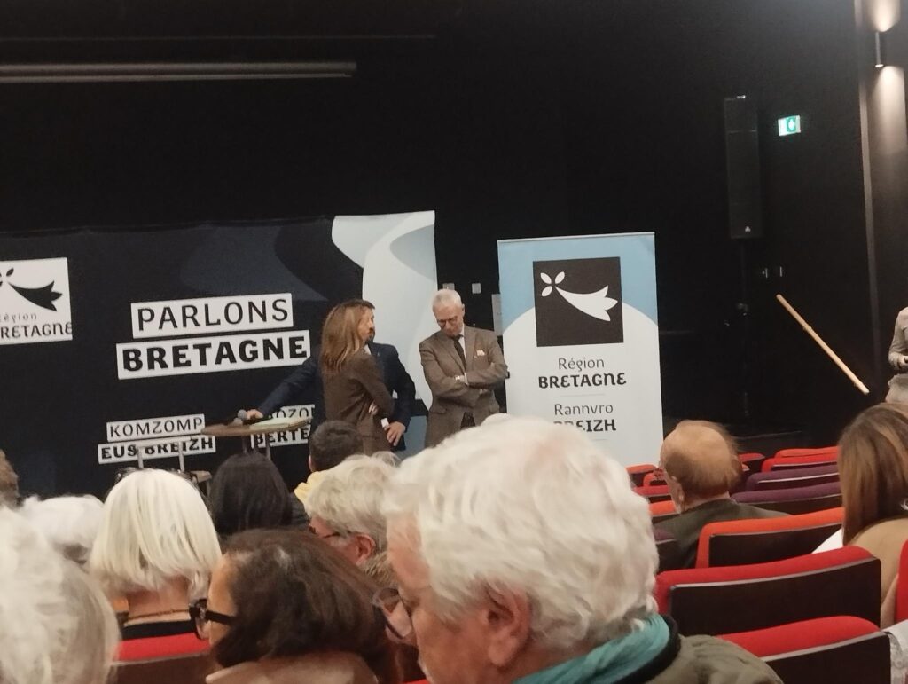 📣 Compte-rendu de l'opération de com' du président de région. 📣 Compte-rendu de l'opération de com' du président de région.